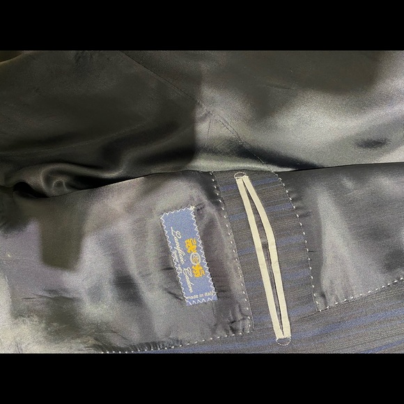 Men’s Suit - Picture 5 of 5